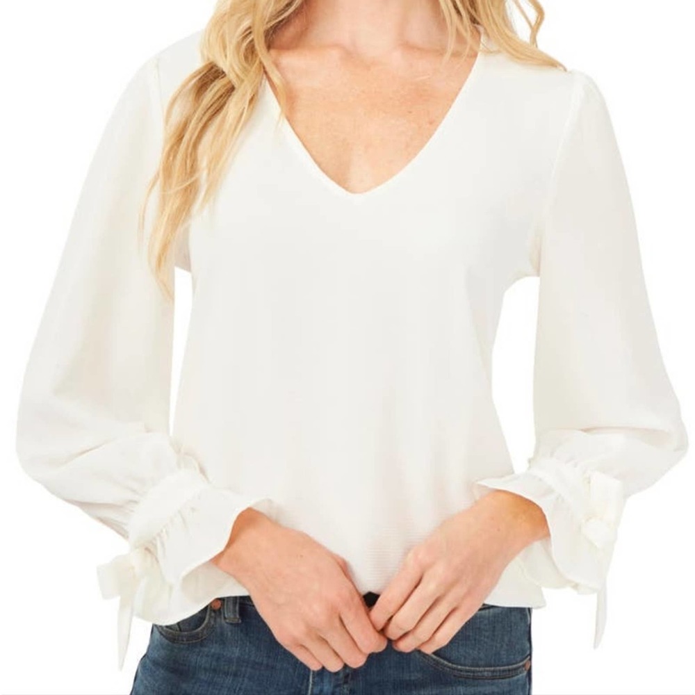 NWT CeCe tie sleeve top in soft ecru Size L